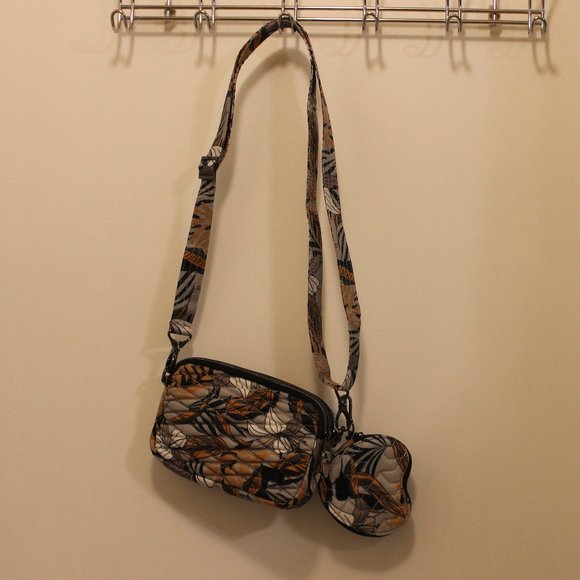 Lug bundle: Coupe Convertible Crossbody / Belt bag and Heart Coin Purse EUC - Picture 2 of 13